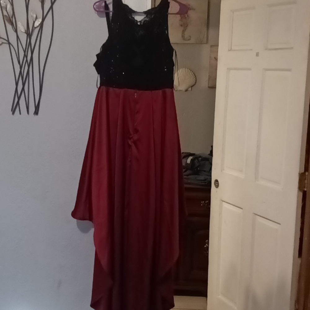 Prom dress - Picture 2 of 2